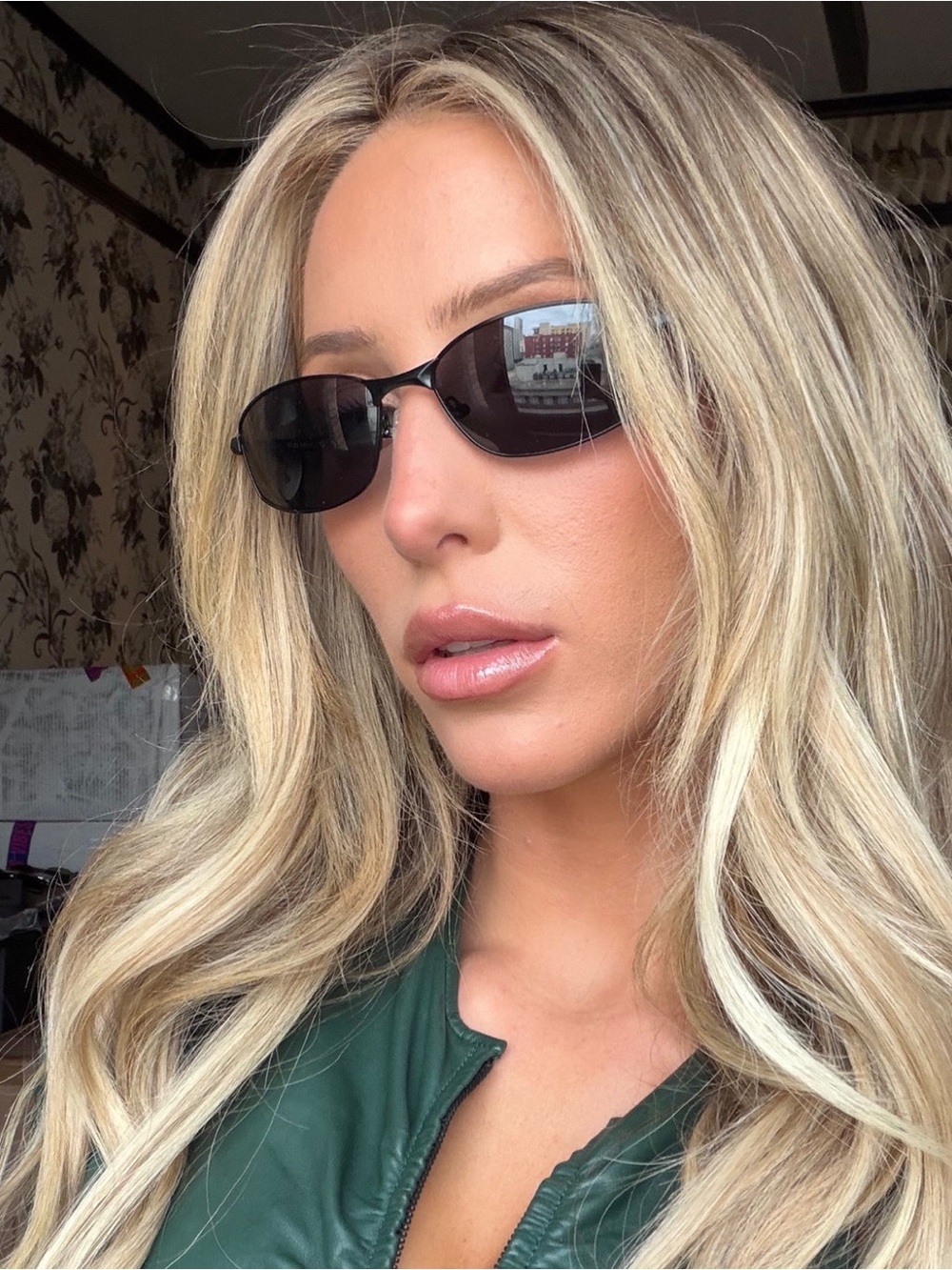 Le Specs Star Beam Matte Black Sunglasses ✨